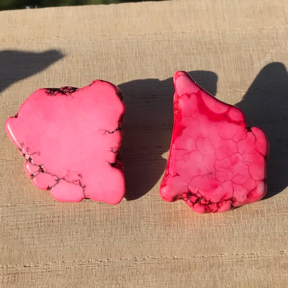 Vintage Jewelry - Vintage fuschia stone earrings